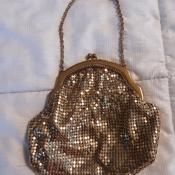 Whiting & Davis Handbags - Vintage 1940s Whiting & Davis Mesh Bag